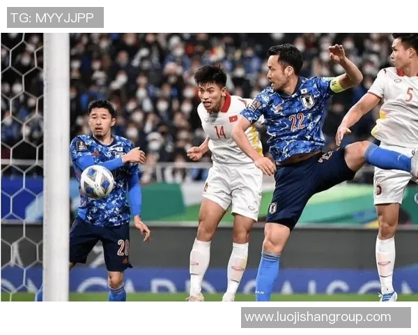 成都足球队在邀请赛积分榜中以66分稳居第一名展现强劲实力