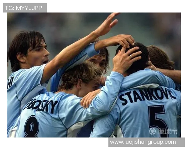 我国前50足球明星的辉煌历程与成就分析