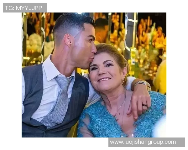 揭秘足球明星们的女友身份与背后的爱情故事 揭秘足球明星们的女友身份与背后的爱情故事